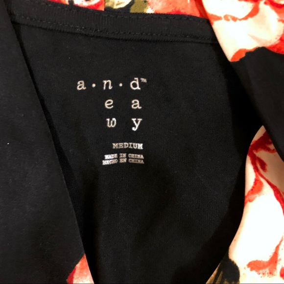 A NEW‎ DAY Floral Draped Blouse - Picture 6 of 7